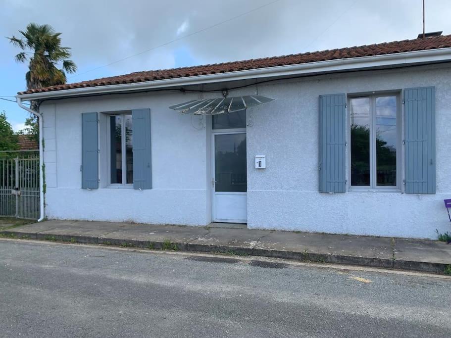 Ferienwohnung Jolie Medocaine Avec Jardin Saint-Estèphe Exterior foto